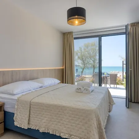 Sunrise Beachfront Ii Bed & Breakfast 3*