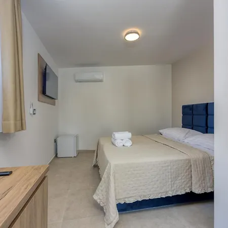 Sunrise Beachfront Ii Bed & Breakfast