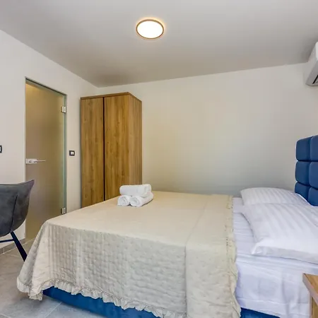 Sunrise Beachfront Ii Bed & Breakfast